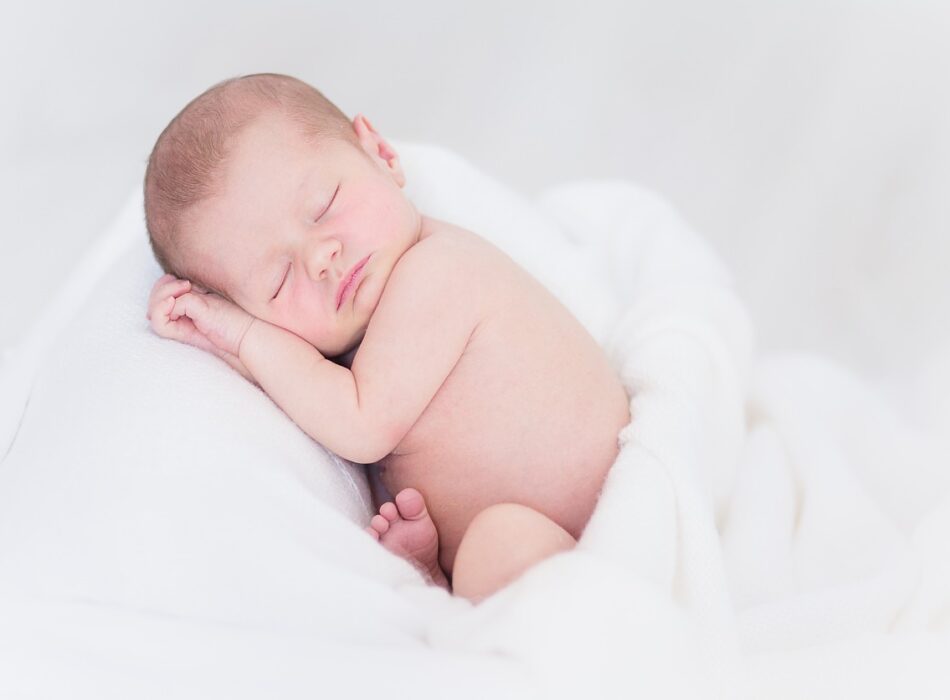 Cinq défis majeurs en photographie de nouveau-né et leurs solutions